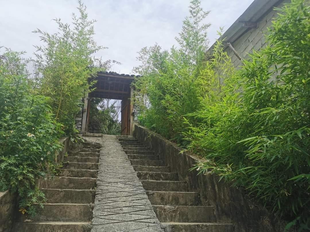 Lo Lo Homestay & Cafe Meo Vac Экстерьер фото